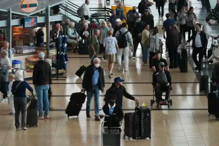 Government Shutdown Forces Major Flight Disruptions Across U.S. Airports - AP Photo/Gregory Bull