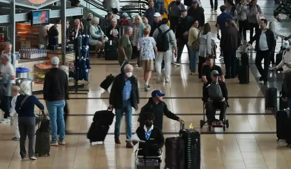Government Shutdown Forces Major Flight Disruptions Across U.S. Airports - AP Photo/Gregory Bull
