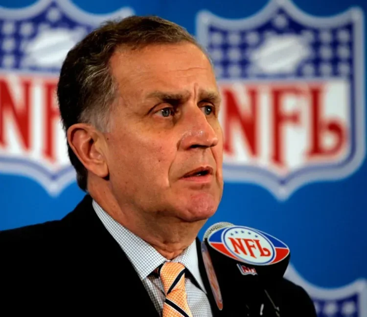 Paul Tagliabue, Former NFL Commissioner Who Led League Expansion and Labor Peace, Dies at 84 - AP Photo/ED Andrieski, File