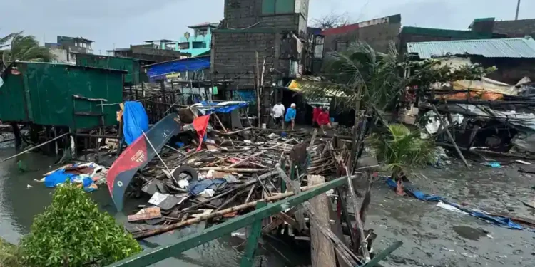 Typhoon Fung-Wong Kills 18 in Philippines, Weakens as It Heads Toward Taiwan - AP Photo/Aaron Favila