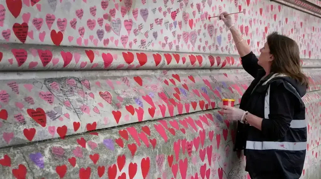 UK to Preserve London’s COVID Memorial Wall as Lasting Tribute - AP Photo/Kirsty Wigglesworth, FIle