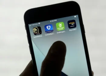 Online Gambling Growth Raises Financial Risks as U.S. Betting Platforms Expand Rapidly Across 38 States - AP Photo/Jeff Chiu, File