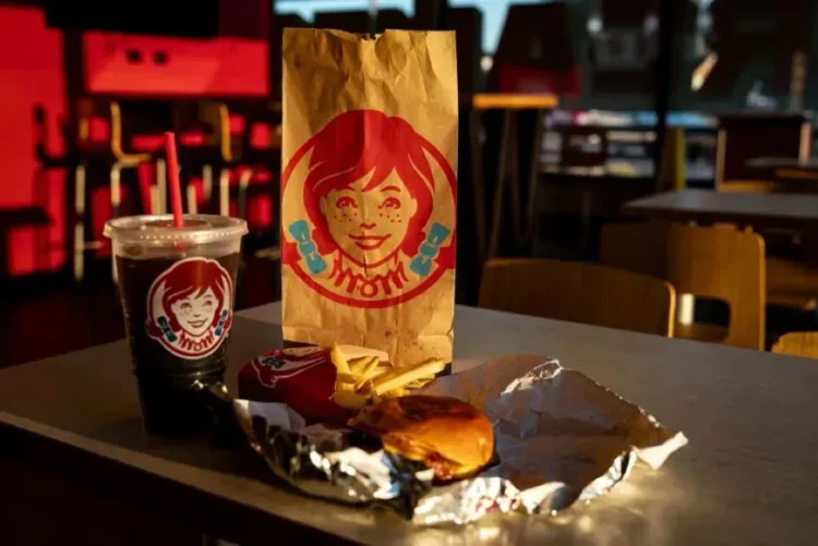 Wendy’s to Close 350 U.S. Restaurants in Major Turnaround Plan - Al Drago/Bloomberg/Getty Images/CNN