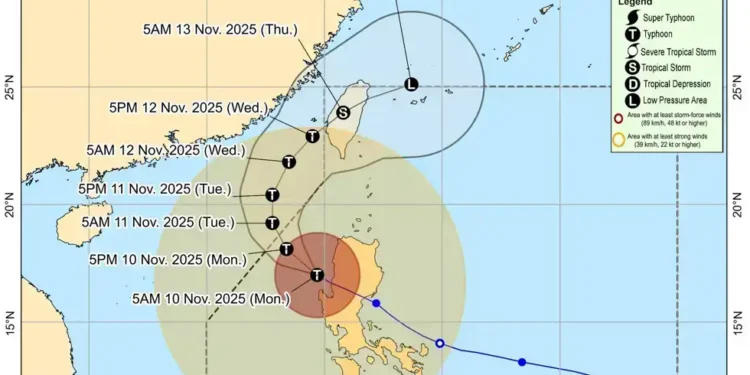 Typhoon Uwan Strengthens, Signal No. 4 Raised in Eight Luzon Provinces - Photo: PAGASA via GMA Integrated News