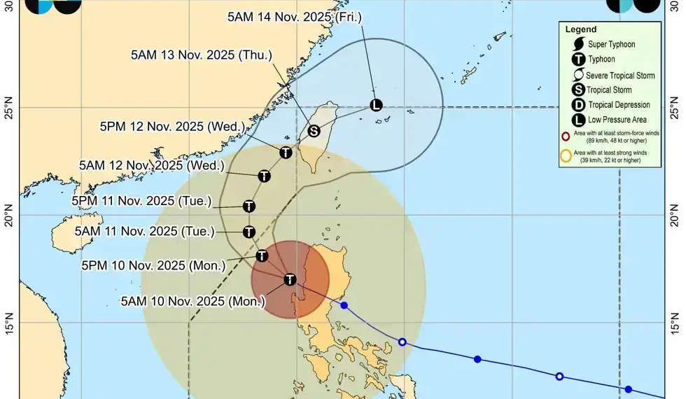 Typhoon Uwan Strengthens, Signal No. 4 Raised in Eight Luzon Provinces - Photo: PAGASA via GMA Integrated News