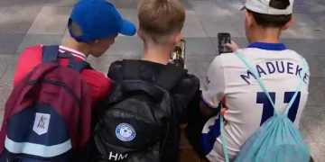 Australian teenagers concerned about new national social media restrictions - AP Photo/Rick Rycroft