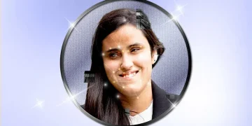 Blind person using AI mirror for visual feedback - Serenity Strull/ BBC