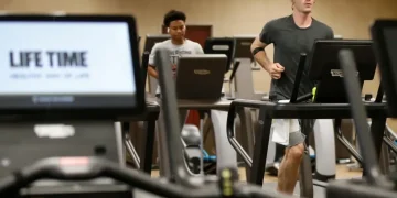 Simple health habits for wellness in 2026 - AP Photo/Sue Ogrocki, File