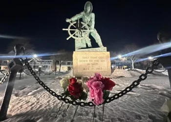 Coast Guard searches Atlantic after Gloucester fishing vessel sinking - AP Photo/Robert F. Bukaty