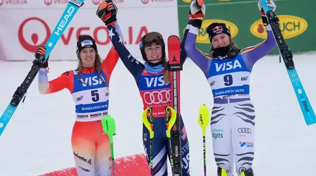 Mikaela Shiffrin racing to slalom victory in Czech Republic - AP Photo/Giovanni Auletta