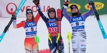 Mikaela Shiffrin racing to slalom victory in Czech Republic - AP Photo/Giovanni Auletta