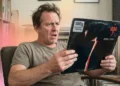 Close-up of premium audiophile vinyl record on turntable - image Headphonesty