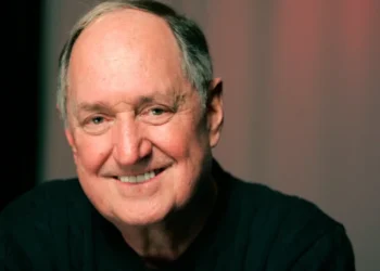 Neil Sedaka performing during his 1960s pop music peak - AP Photo/Jeff Christensen, File