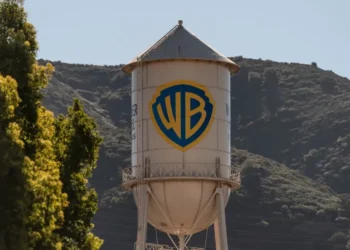 Paramount and Warner Bros studio logos amid takeover battle - Photo AP/Jae C. Hong