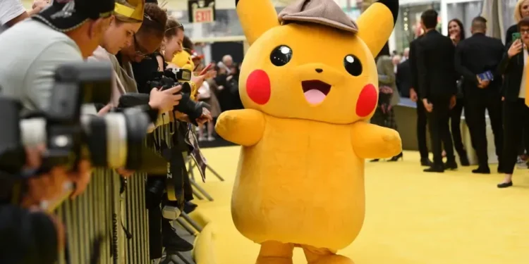 Pokémon fans gathering at Rose Bowl event in California - Photo by Evan Agostini/Invision/AP, File