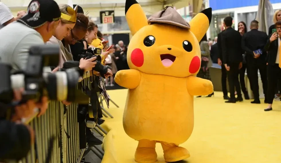 Pokémon fans gathering at Rose Bowl event in California - Photo by Evan Agostini/Invision/AP, File