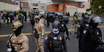 Federal courthouse during immigration detention policy ruling - AP Photo/Jenny Kane, File