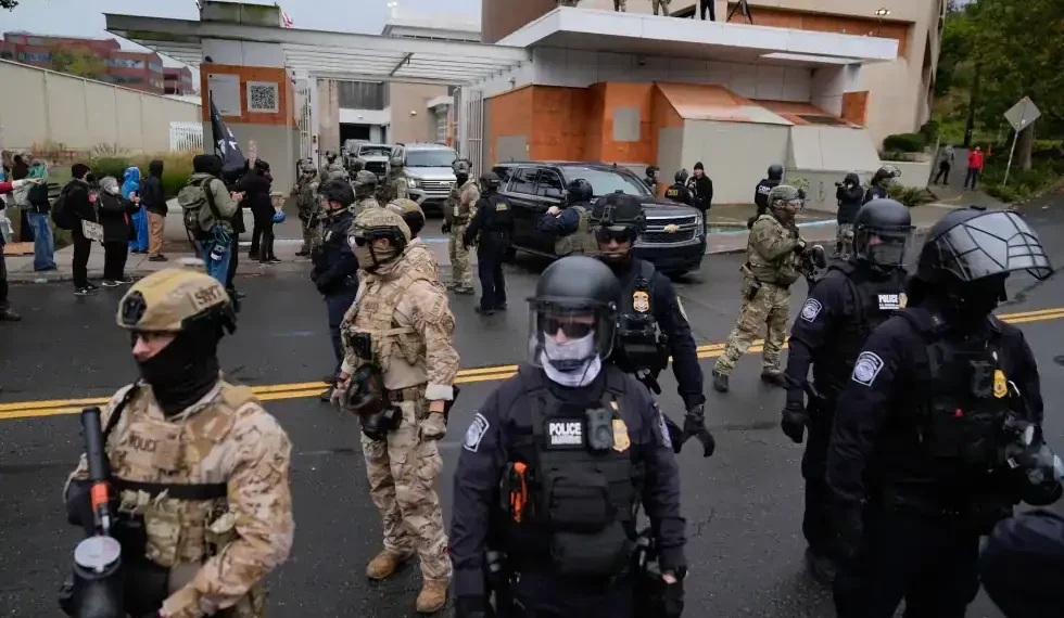 Federal courthouse during immigration detention policy ruling - AP Photo/Jenny Kane, File