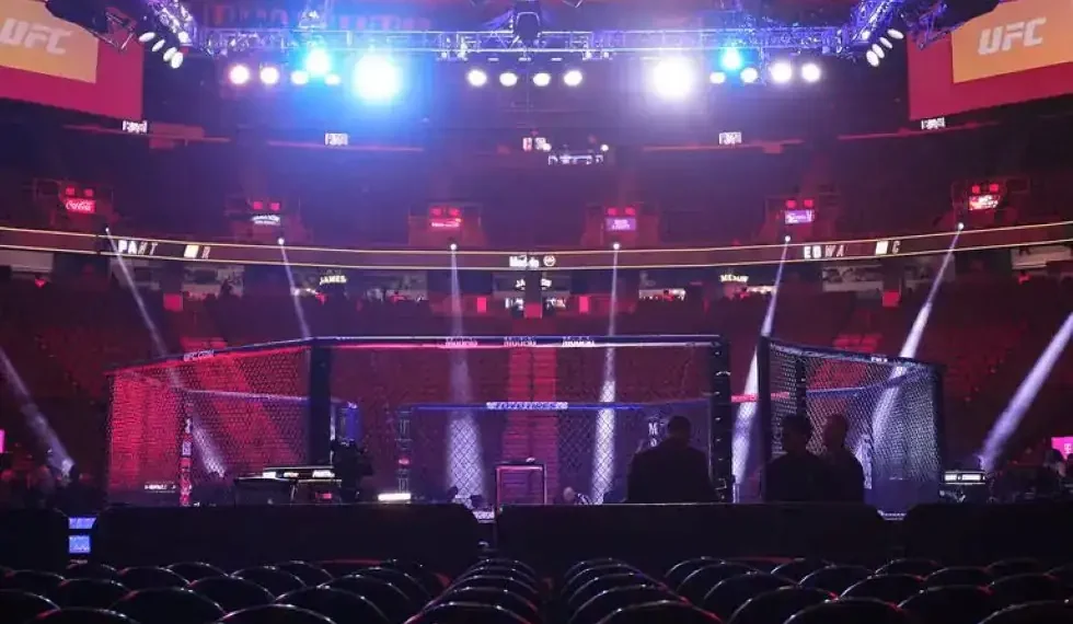 Manel Kape stops Brandon Royval at UFC Apex - image UFC