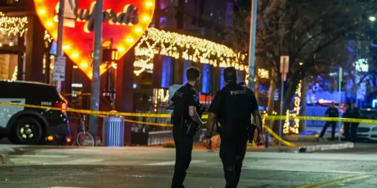 Emergency responders at Austin bar shooting scene early morning - Ricardo B. Brazziell/Austin American-Statesman via AP