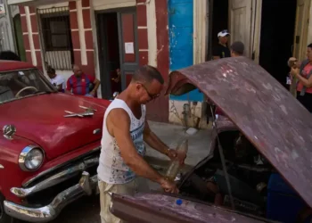 Havana residents during widespread Cuba power blackout amid energy crisis - AP Photo/Ramon Espinosa
