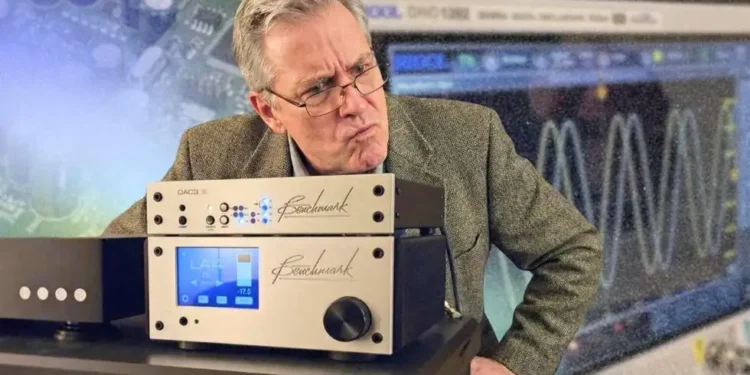 Audio engineer testing DAC signal reconstruction and waveform clipping - Photo Headphonesty