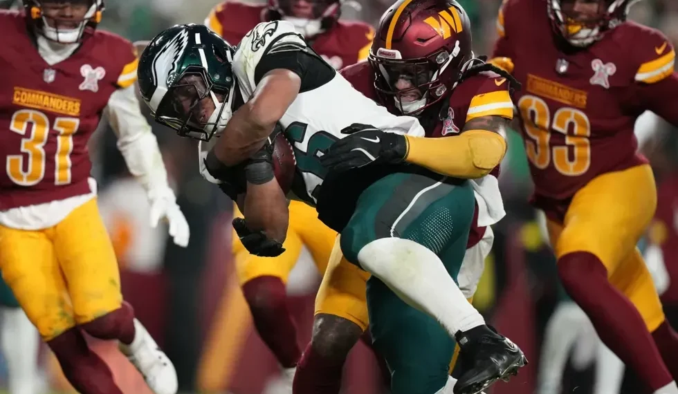 Eagles and Commanders players clash during late-game NFL fight - AP Photo/Stephanie Scarbrough