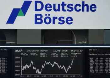 Global stock market screens reacting to oil price surge - REUTERS/staff