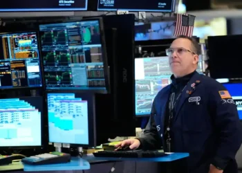 Oil price surge drives global stock market volatility amid geopolitical tensions- AP Photo/Seth Wenig