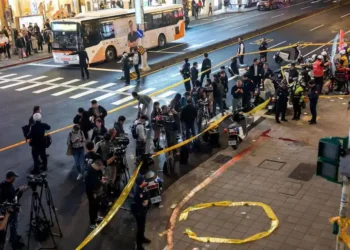 Police officers increase security presence in Taipei commercial district after attack - REUTERS/Ann Wang