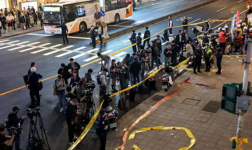 Police officers increase security presence in Taipei commercial district after attack - REUTERS/Ann Wang