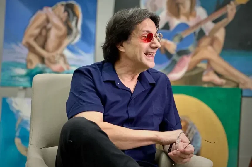 Colorblind painter Fernando Dávila in his Florida art studio - AP Photo/Cody Jackson