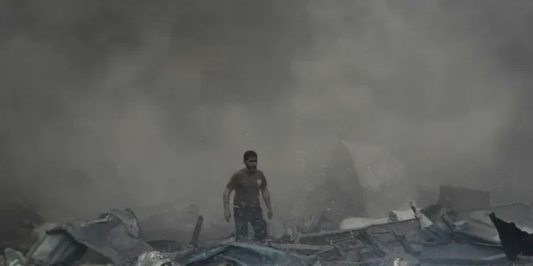 Israel Iran escalation live tracker with diplomatic pause updates - AP Photo/Bilal Hussein