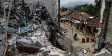 Security forces patrol Colombian town ahead of presidential election - AP Photo/Santiago Saldarriaga