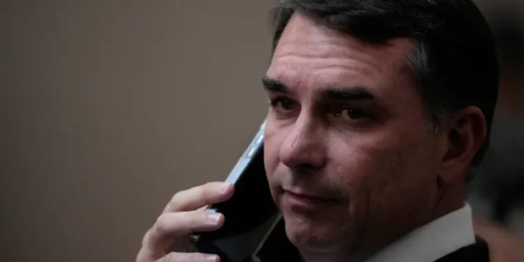 Flávio Bolsonaro during Washington visit tied to presidential campaign - AP Photo/Eraldo Peres