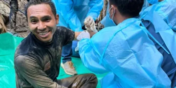 Rescue divers search flooded cave in central Laos for missing villagers - Metta Tham Rescue Kalasin via AP