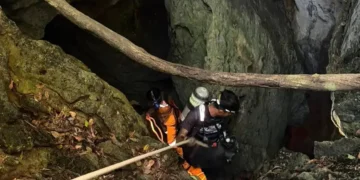 Rescue divers search flooded cave for missing villagers in Laos - Metta Tham Rescue Kalasin via AP