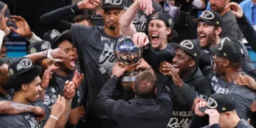 Victor Wembanyama celebrates after Spurs clinch Western Conference title - AP Photo/nate Billings