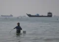 US naval operations guiding ships through Strait of Hormuz - Razieh Poudat/ISNA via AP