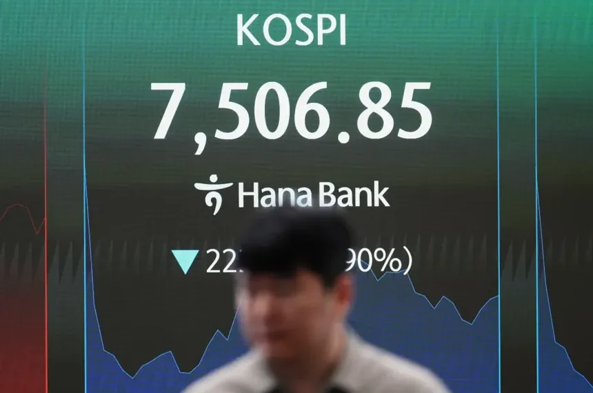 Asian stock markets rally after Iran deal announcement - AP Photo/Lee Jin-man