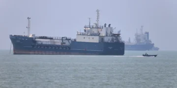 Iranian and American diplomacy linked to oil and nuclear talks - Amirhosein Khorgooi/ISNA via AP