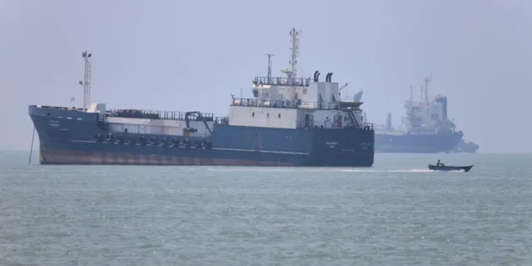 Iranian and American diplomacy linked to oil and nuclear talks - Amirhosein Khorgooi/ISNA via AP