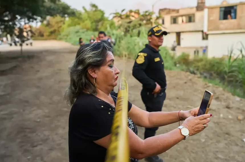 Police respond to crime scene ahead of Peru election - AP Photo/Rodrigo Abd