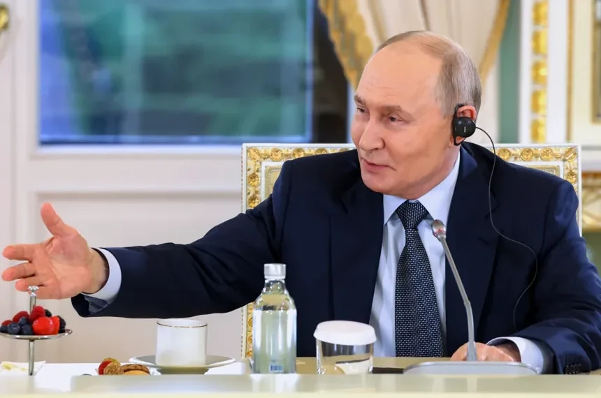 Putin speaks about Russian air defenses after drone attacks - Alexander Kazakov, Sputnik, Kremlin Pool Photo via AP