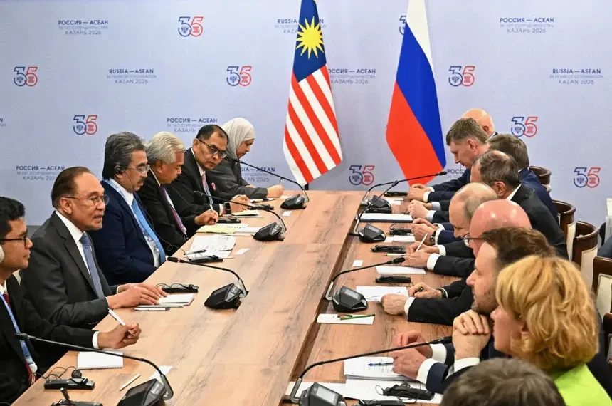 Vladimir Putin meets ASEAN leaders during summit in Kazan - Sergei Bobylev/Sputnik, Kremlin Pool Photo via AP