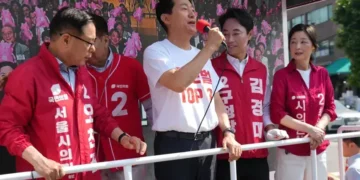 South Korean voters cast ballots in nationwide local elections - AP Photo/Lee Jin-man
