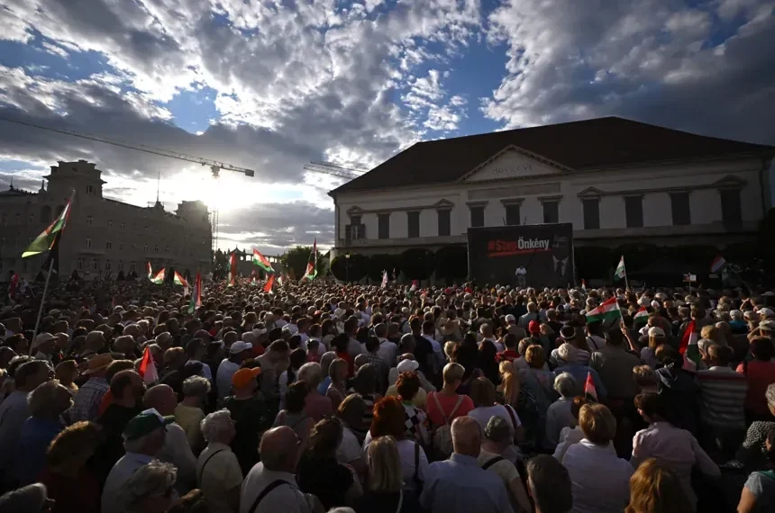 Protesters gather outside Sándor Palace in Budapest over plans to remove Hungary's president. - Tibor lilyes/MTI via AP