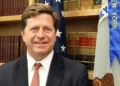 Official portrait of Jay Clayton, U.S. Attorney for the Southern District of New York, photographed for the U.S. Department of Justice.