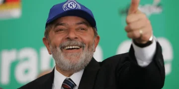 Brazilian President Luiz Inácio Lula da Silva waves to people during a ceremony marking the start of UFSCar construction works in Sorocaba.