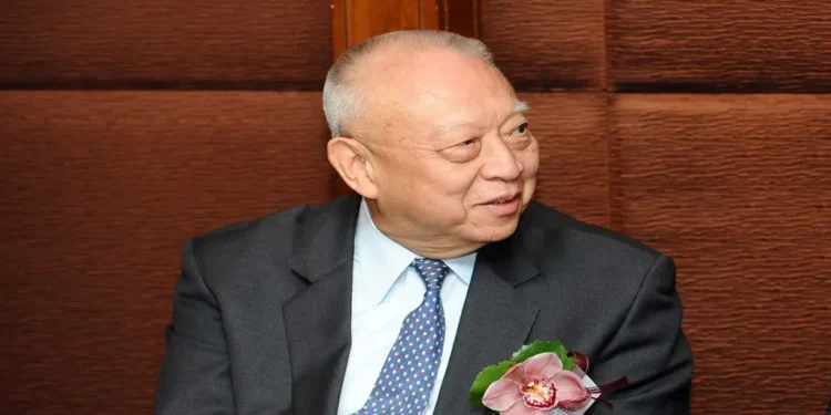 Alar Streimann meets Tung Chee Hwa during an official Estonia-China diplomatic meeting in February 2011.